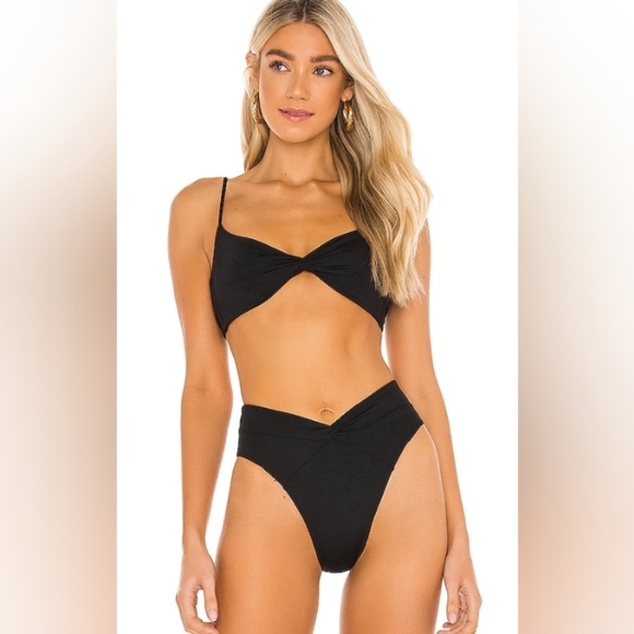 L*Space Ringo Bikini Top in Black Size Medium Adjustable - Picture 1 of 4
